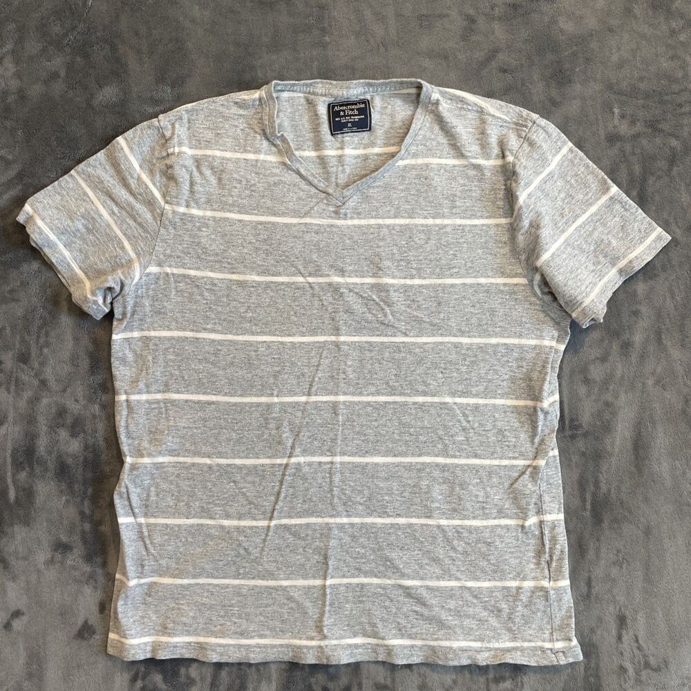 Abercrombie & Fitch Sz XL Men's Gray Striped V-Neck Pullover T-Shirt Soft